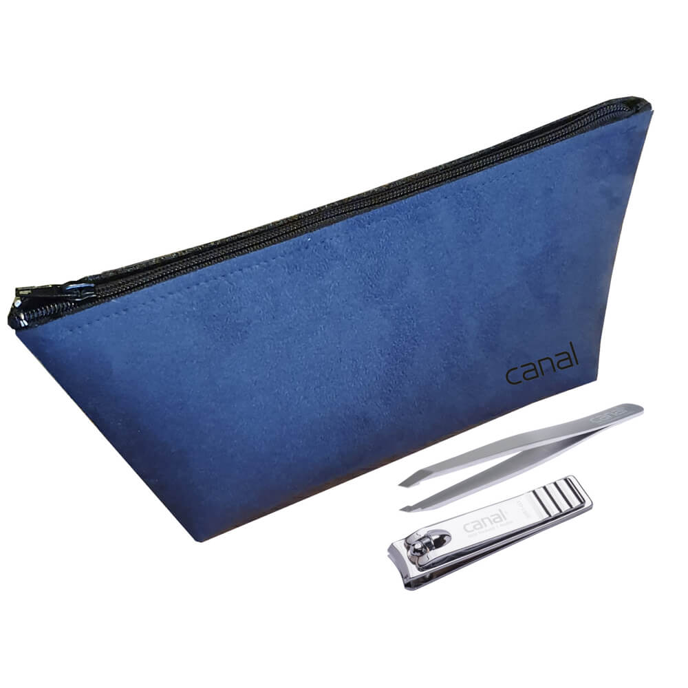 canal Kulturtasche aus blauem Alcantara mit Augenbrauenpinzette und Nagelknipser