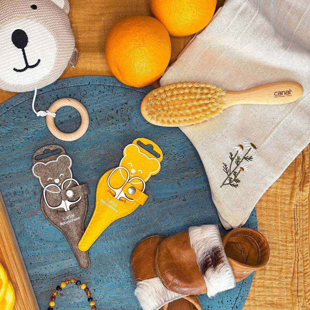 Babyhaarbürste mit extra weichem Ziegenhaar Babyhaarbürste mit extra weichem Ziegenhaar