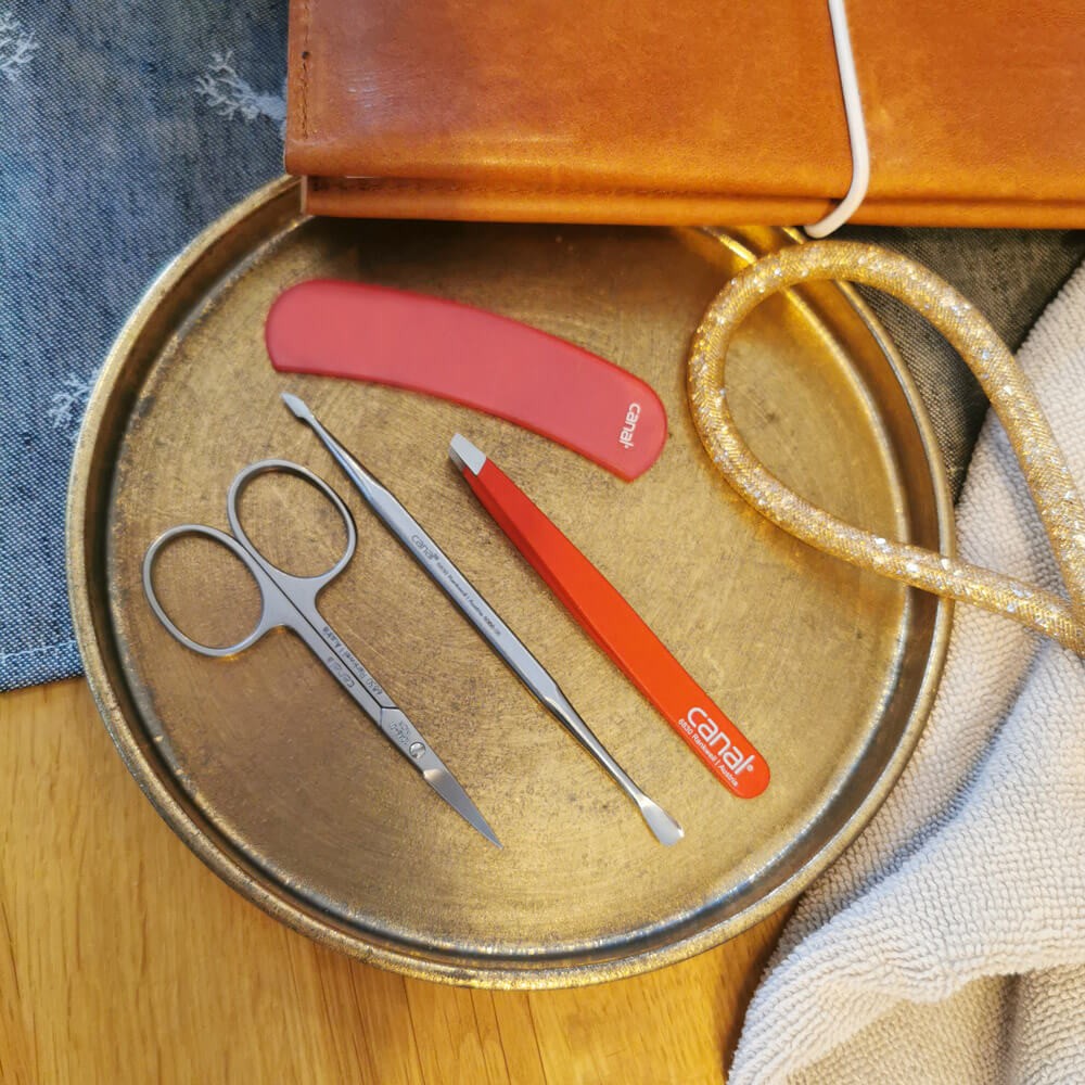 Hautschere gebogen rostfrei