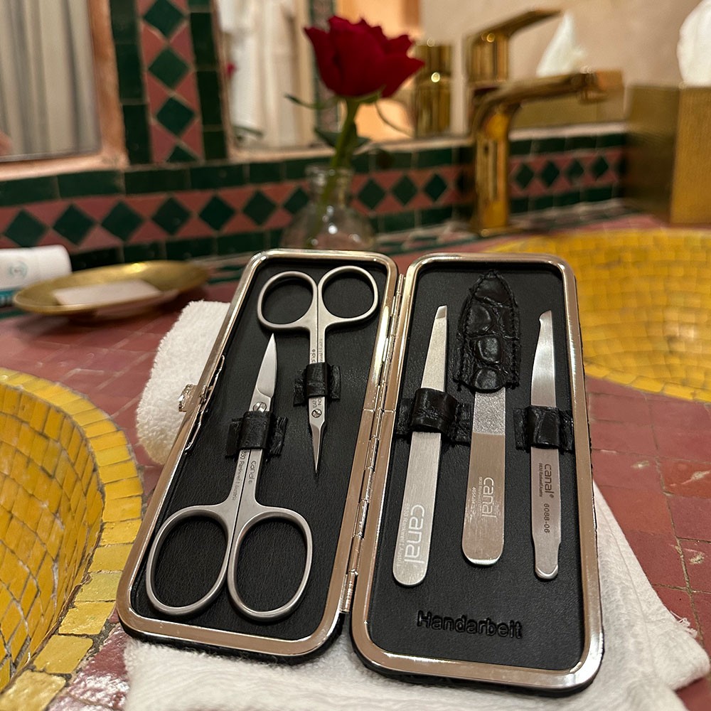 Bügeletui aus Vollnarbenleder, 5-teilig