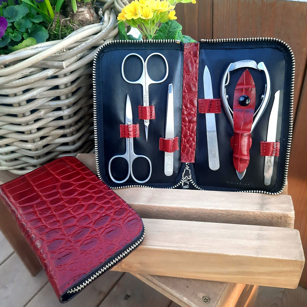 manicure case with 6 instruments manicure case with 6 instruments