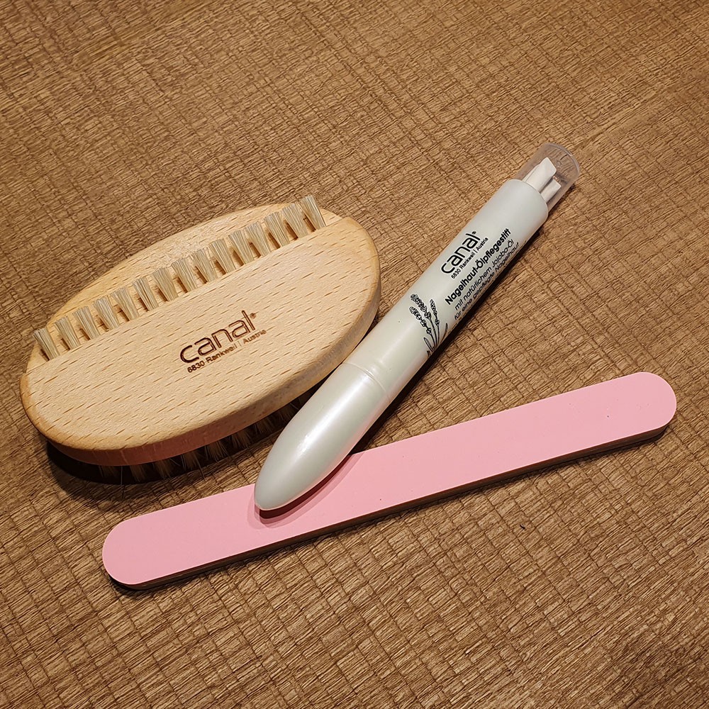 hand brush hand brush