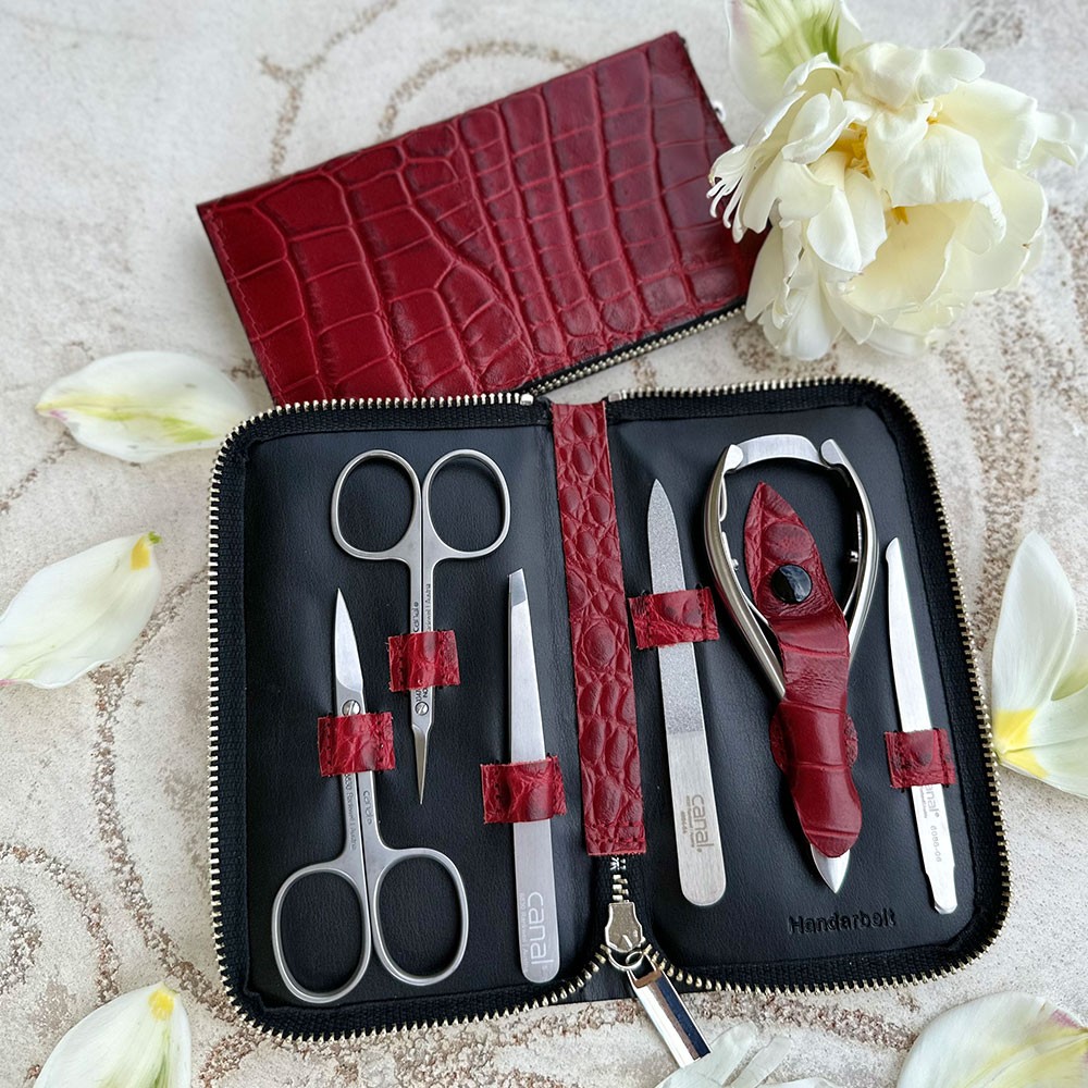 Reißverschluss-Etui aus Vollnarbenleder, 6-teilig Reißverschluss-Etui aus Vollnarbenleder, 6-teilig