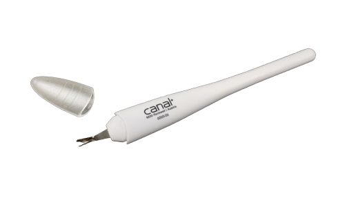 Nagelhautmesser mit Schutzkappe Nagelhautmesser mit Schutzkappe