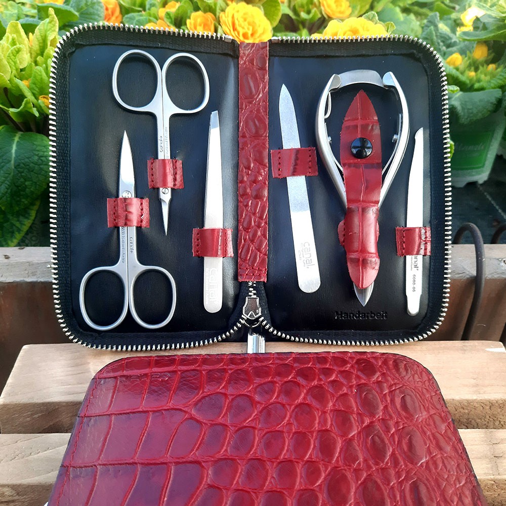 manicure case with 6 instruments