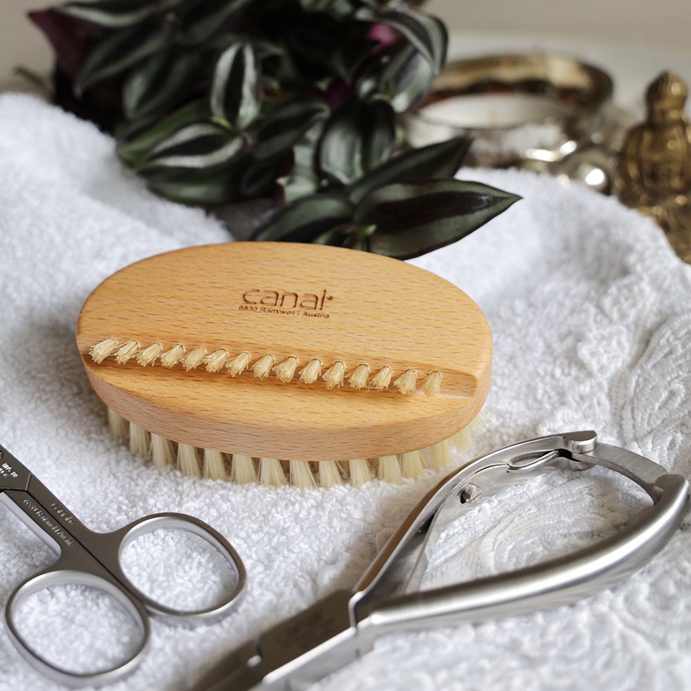 hand brush hand brush