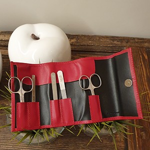 Custodia rotolo con chiusura magnetica, rosso, 4 p Custodia rotolo con chiusura magnetica, rosso, 4 p