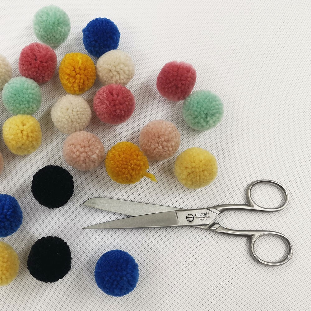 Haushaltsschere (auch für die Küche) Haushaltsschere (auch für die Küche)