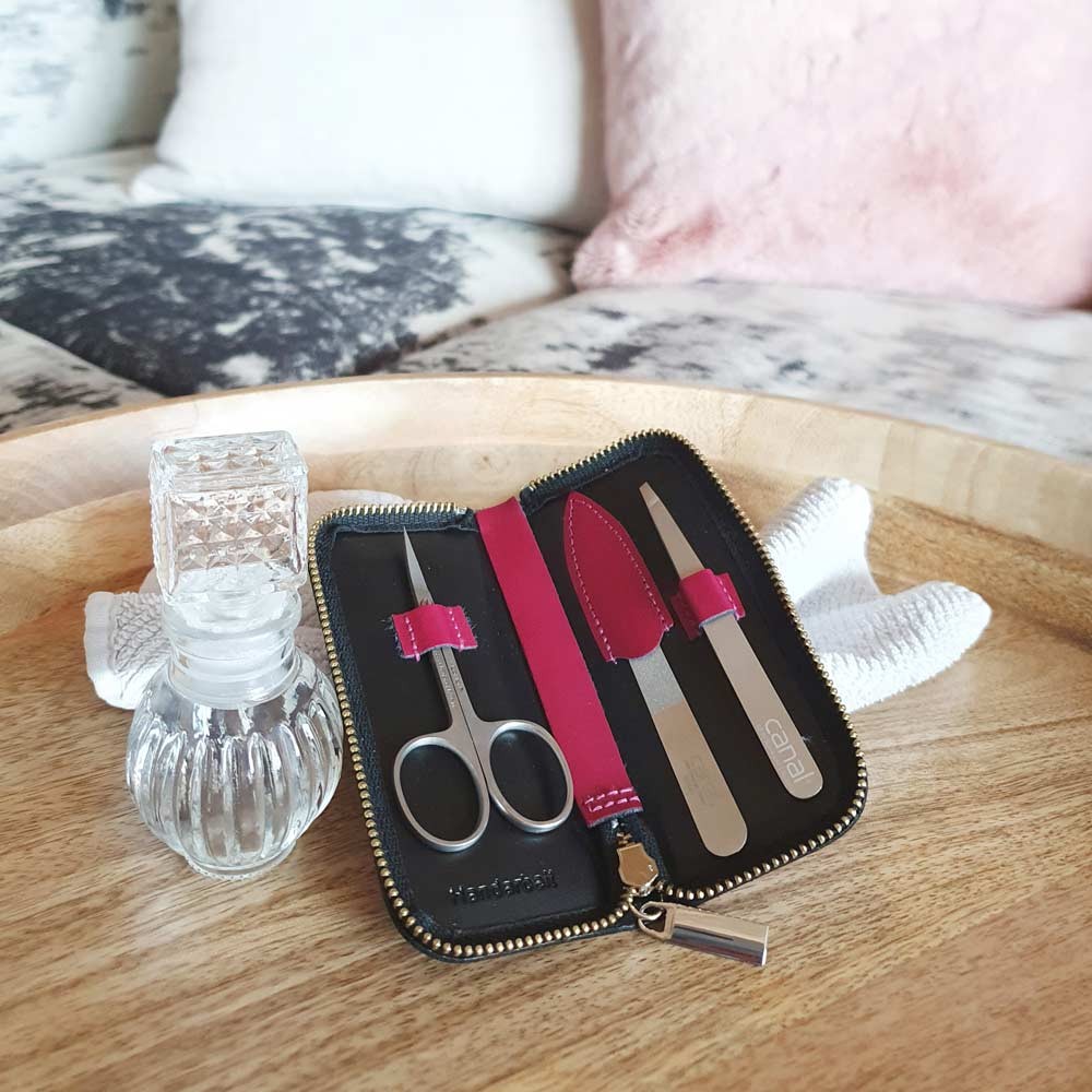 Custodia con cerniera di cuoio in crosta, bacca, 3 Custodia con cerniera di cuoio in crosta, bacca, 3