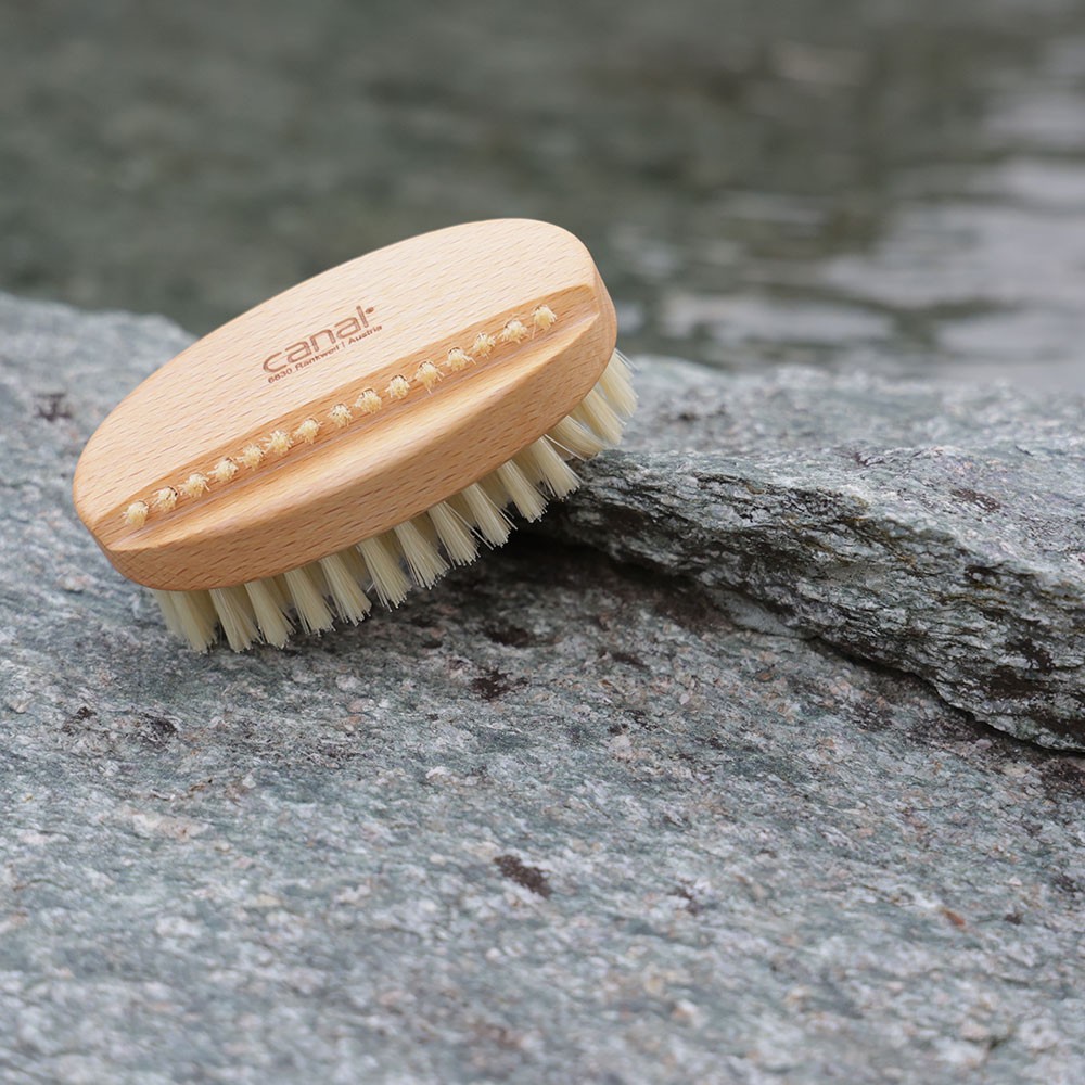 hand brush hand brush