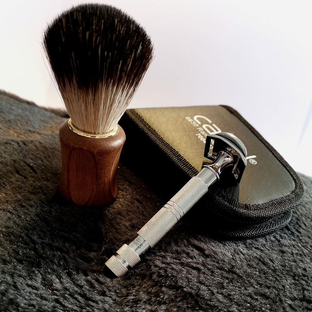 Rasierpinsel vegan, mit Halter Rasierpinsel vegan, mit Halter