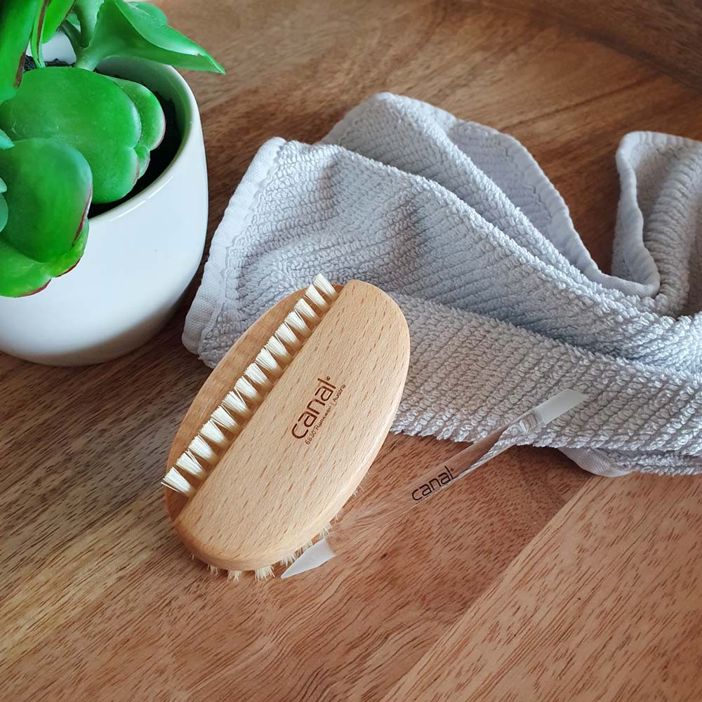 hand brush hand brush