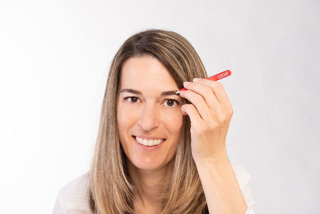 2011-canal-haarpinzette-schraeg-anwendung_(1)