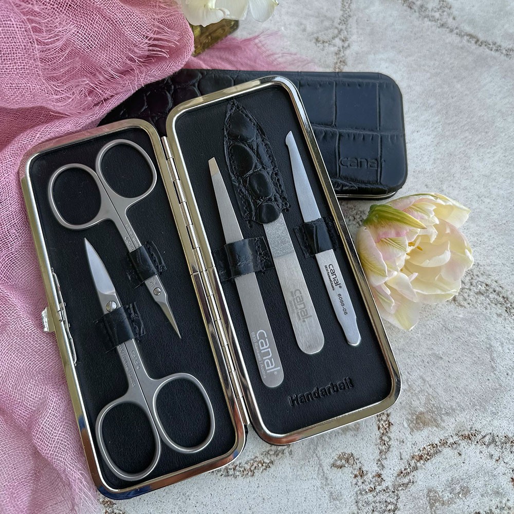 Bügeletui aus Vollnarbenleder, 5-teilig