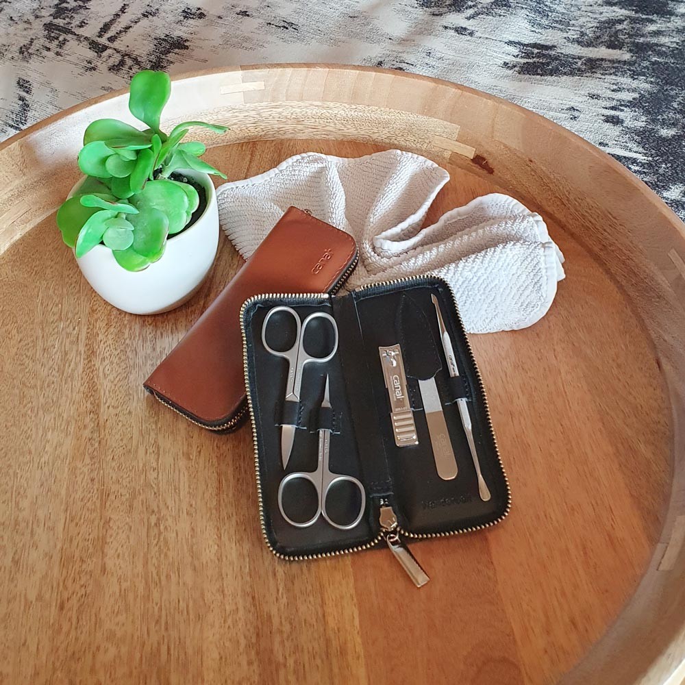 Custodia con cerniera di nappa, cognac, 5 pezzi Custodia con cerniera di nappa, cognac, 5 pezzi